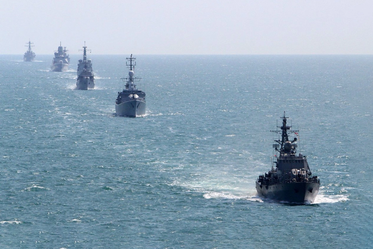 США перебрасывают авианосную ударную группу на Ближний Восток