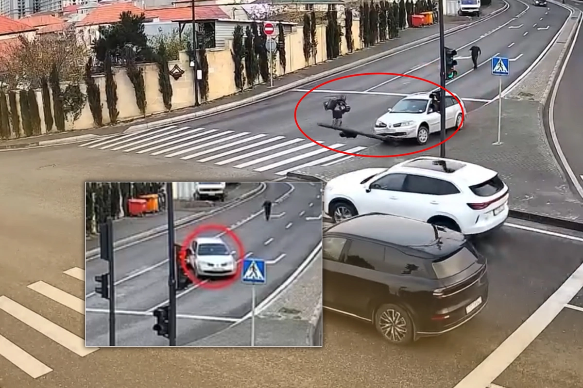 Bakıda içərisində sərnişin olan maşın öz-özünə hərəkət edərək svetoforu aşırdı - ANBAAN GÖRÜNTÜLƏR