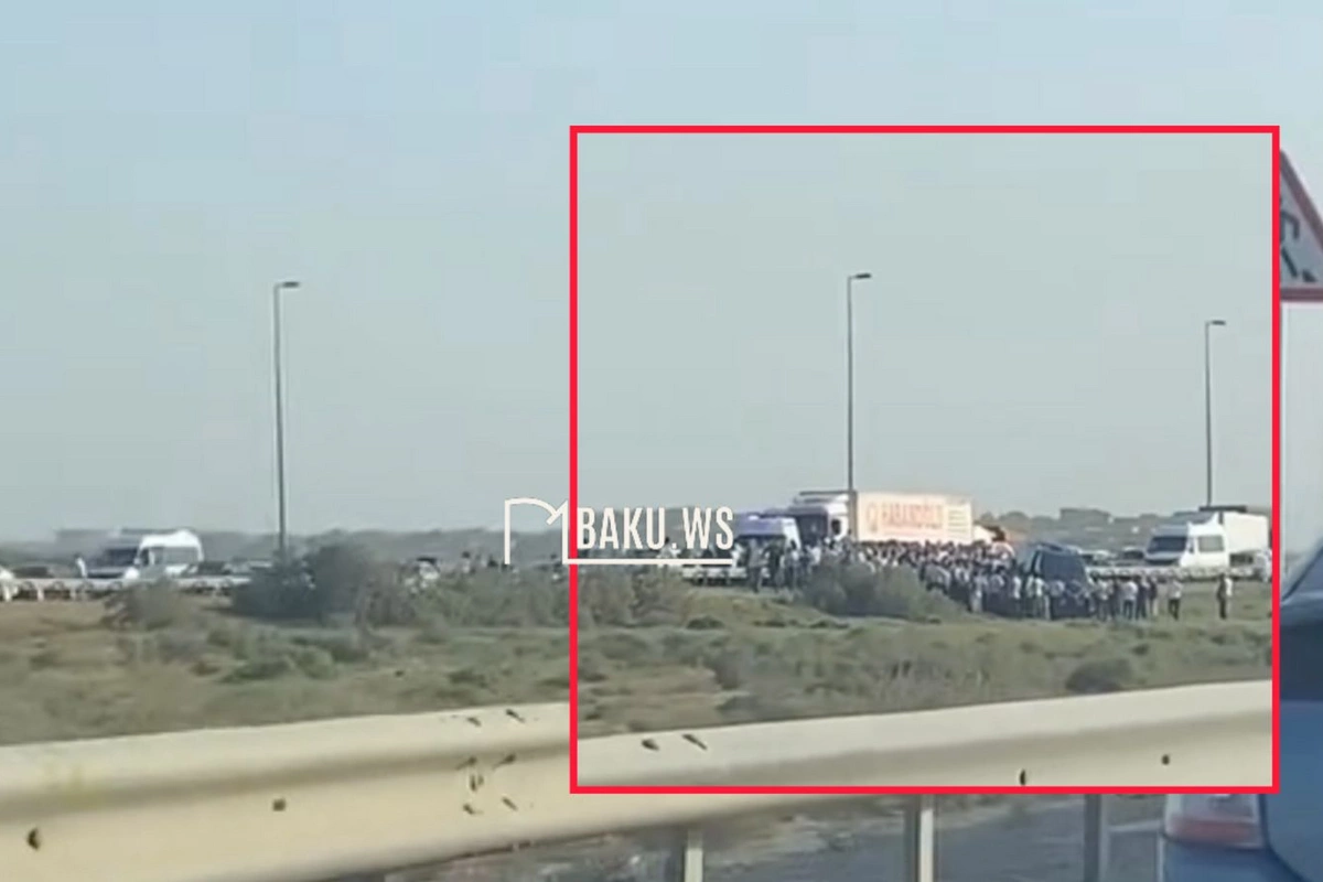 Bakı-Ələt yolunda QƏZA: Mercedes Sprinter aşdı Bakı-Ələt yolunda QƏZA: Mercedes Sprinter aşdı
