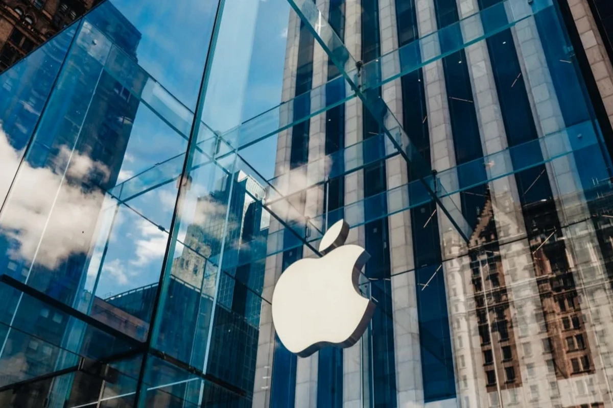 Apple меньше суток пробыла самой дорогостоящей компанией в мире