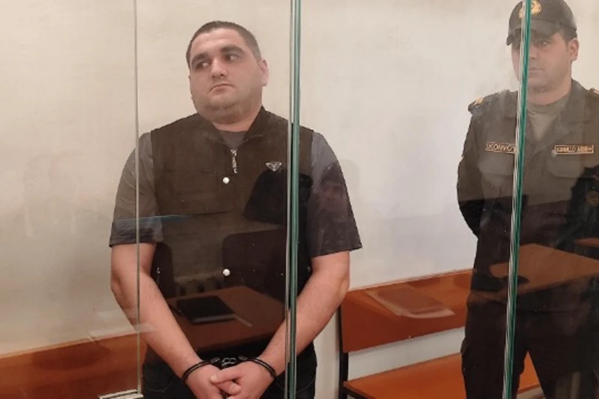 Bayram günü iki nəfəri qanına qəltan edən şəxsin məhkəməsi: Anasını vurduğu üçün irad tutdu Bayram günü iki nəfəri qanına qəltan edən şəxsin məhkəməsi: Anasını vurduğu üçün irad tutdu