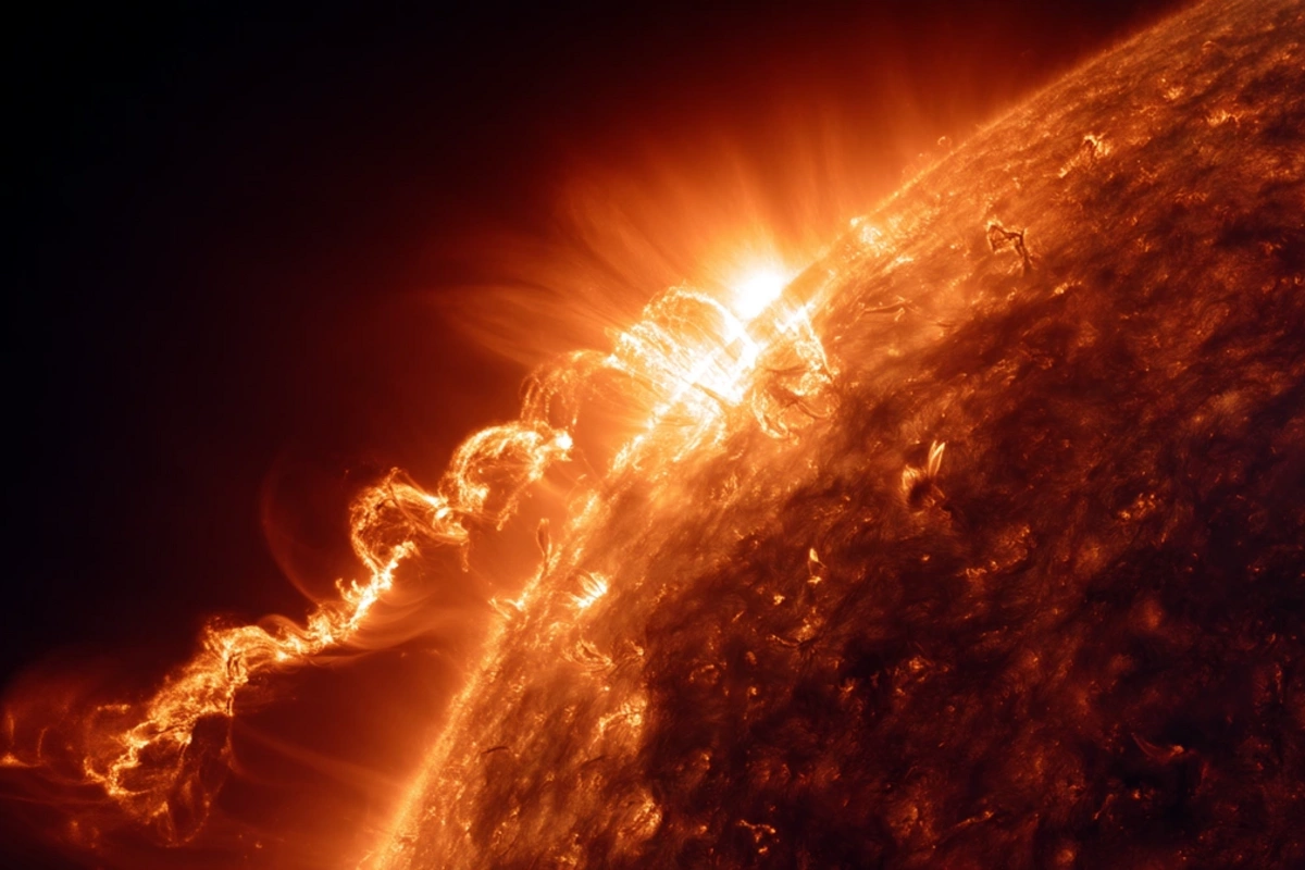 Günəşdə güclü partlayışlar baş verib