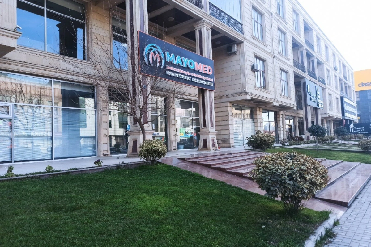 Bakıda klinikada QALMAQAL: Fəaliyyəti qadağan edilmiş cərrah pasiyent qəbul edir? Bakıda klinikada QALMAQAL: Fəaliyyəti qadağan edilmiş cərrah pasiyent qəbul edir?