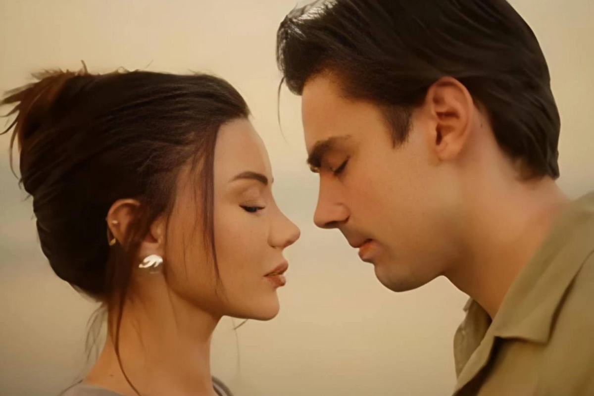 Aysel Əlizadə Dəyişdinlə qayıtdı