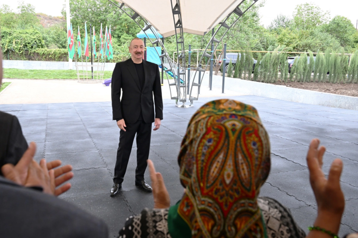 Prezident İlham Əliyev Xocalının Badara, Daşbulaq, Seyidbəyli və Şuşakənd kəndlərinin sakinləri ilə görüşüb