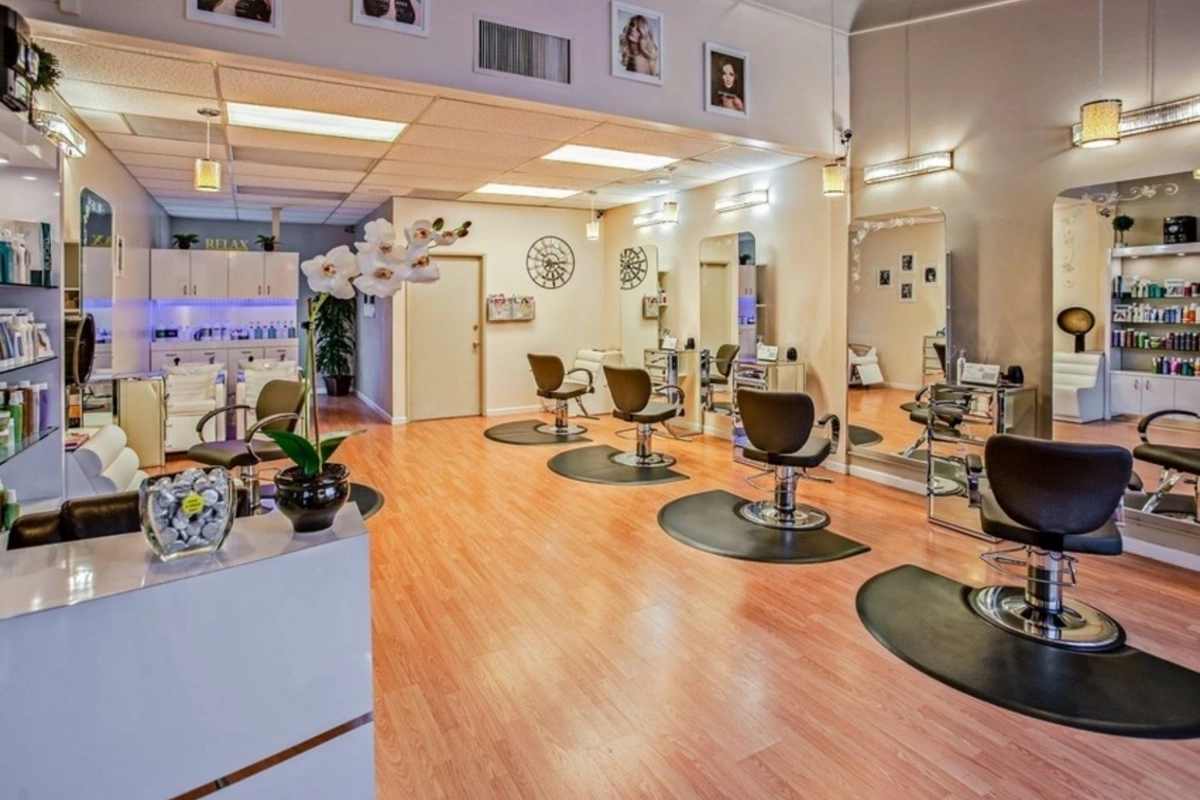 Gözəllik salonundan şok cavab: Şikayət etdiyiniz qurumlara məndən salam deyin