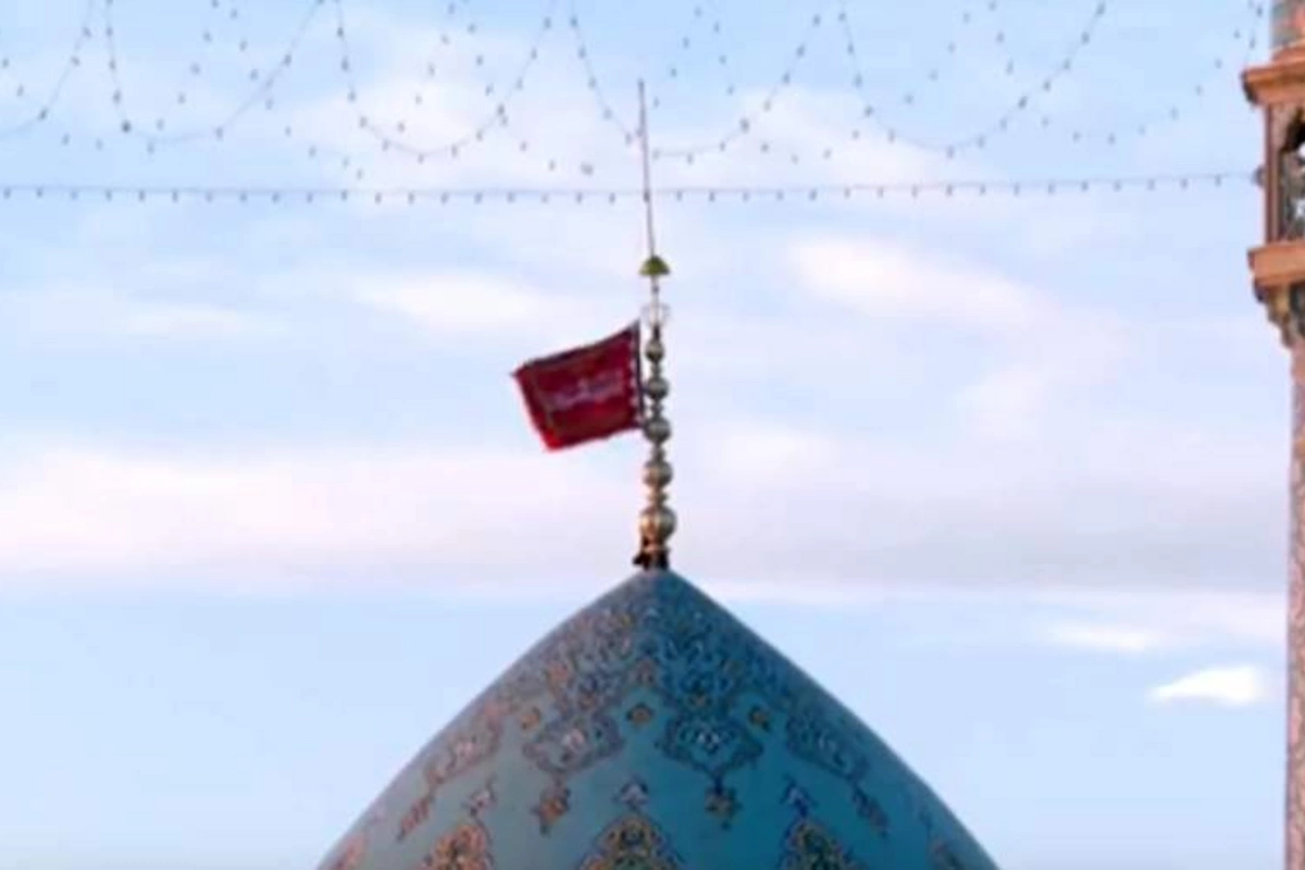 Red flag of vengeance raised over Iranian mosque amid Israeli strikes Red flag of vengeance raised over Iranian mosque amid Israeli strikes