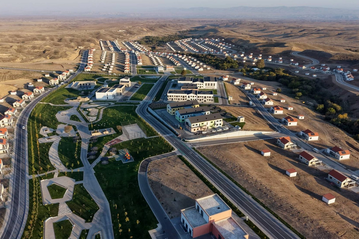 Növbəti köç karvanı Cəbrayılın Horovlu kəndinə çatıb