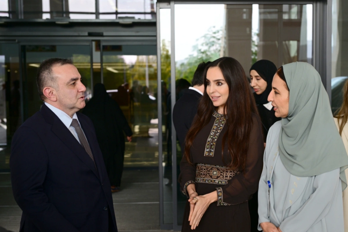 Leyla Əliyeva Maskatda Xərçəngin Kompleks Müalicəsi və Tədqiqatı Mərkəzini ziyarət edib