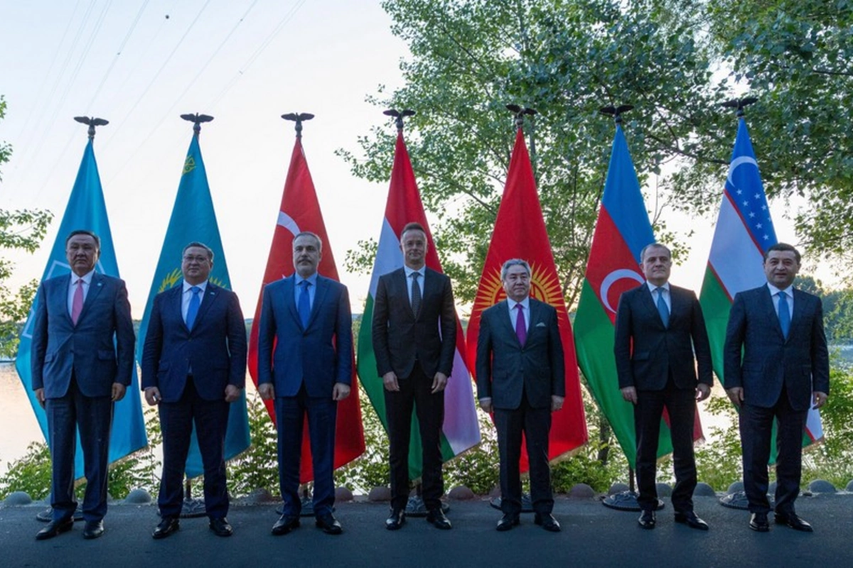 TDT-yə üzv və müşahidəçi ölkələrin XİN başçılarının zirvəöncəsi görüşü olub TDT-yə üzv və müşahidəçi ölkələrin XİN başçılarının zirvəöncəsi görüşü olub