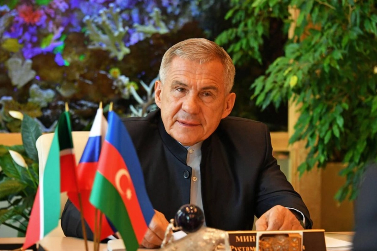 Рустам Минниханов награжден орденом Достлуг