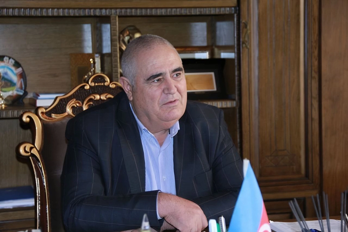 Şərurlu İsfəndiyar: Adam baltalamaq istəyən Ağadadaşı heç bu qədər məhkəməyə çağırmayıblar Şərurlu İsfəndiyar: Adam baltalamaq istəyən Ağadadaşı heç bu qədər məhkəməyə çağırmayıblar