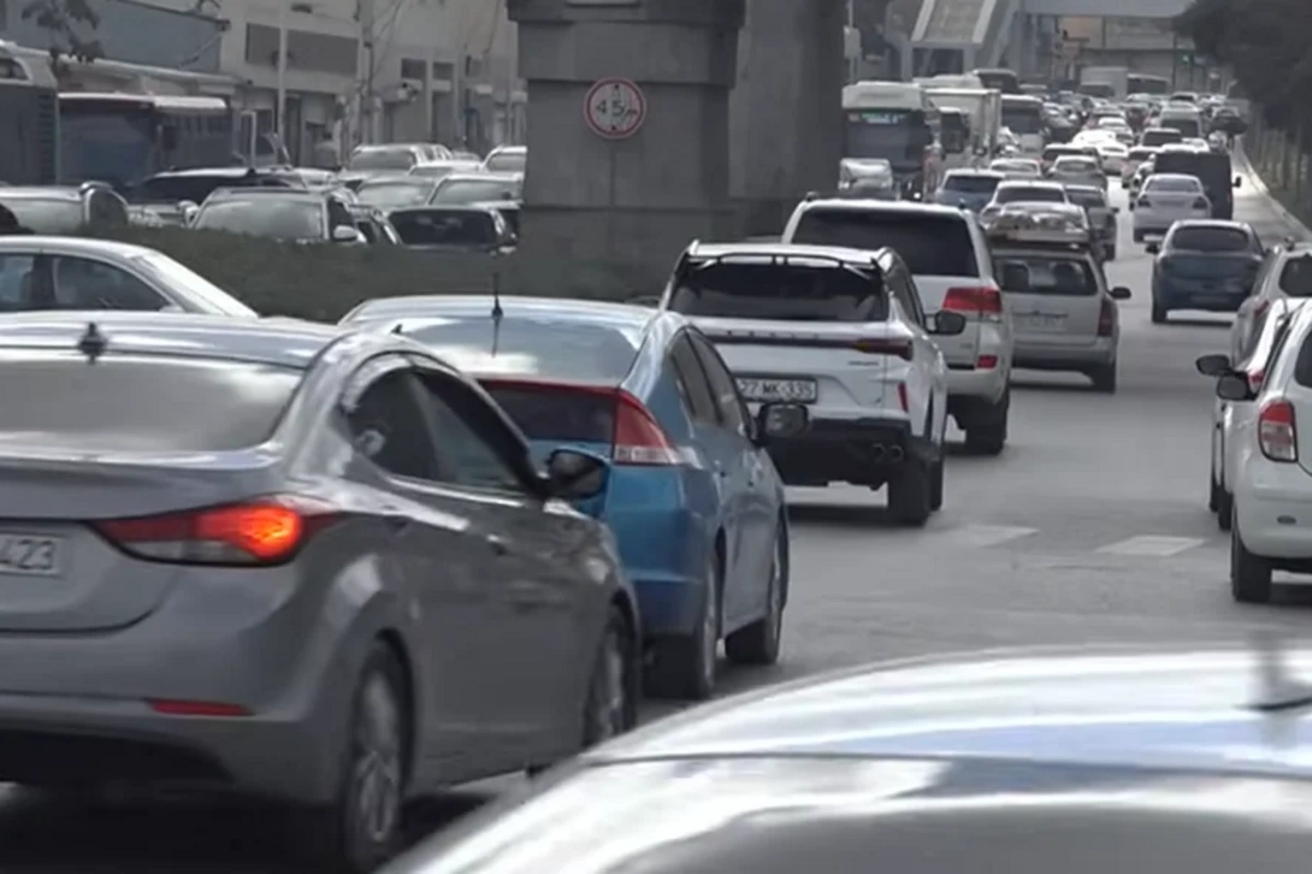 Səhər, günorta, axşam eyni vəziyyətdir: Binəqədi şosesindəki xaosun səbəbi nədir?