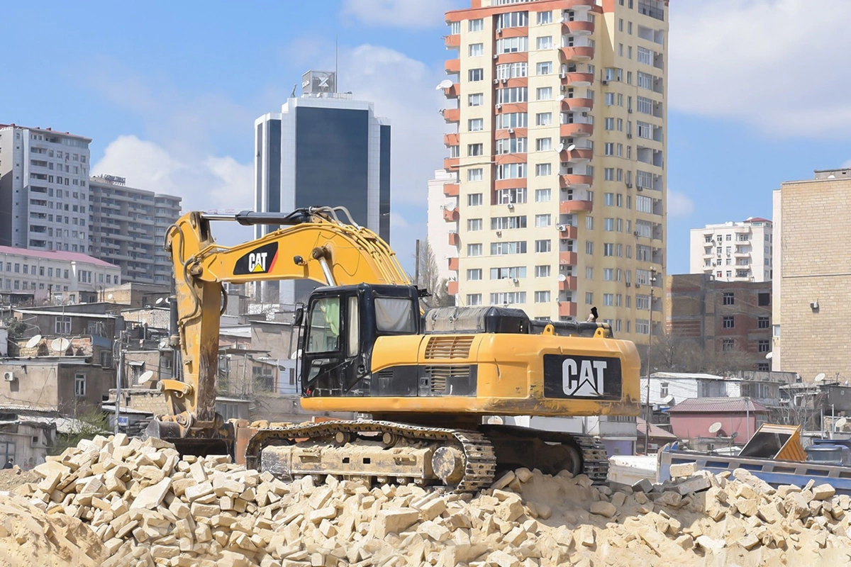 Sovetskidə qəzalı binaların söküntüsünə başlanılıb