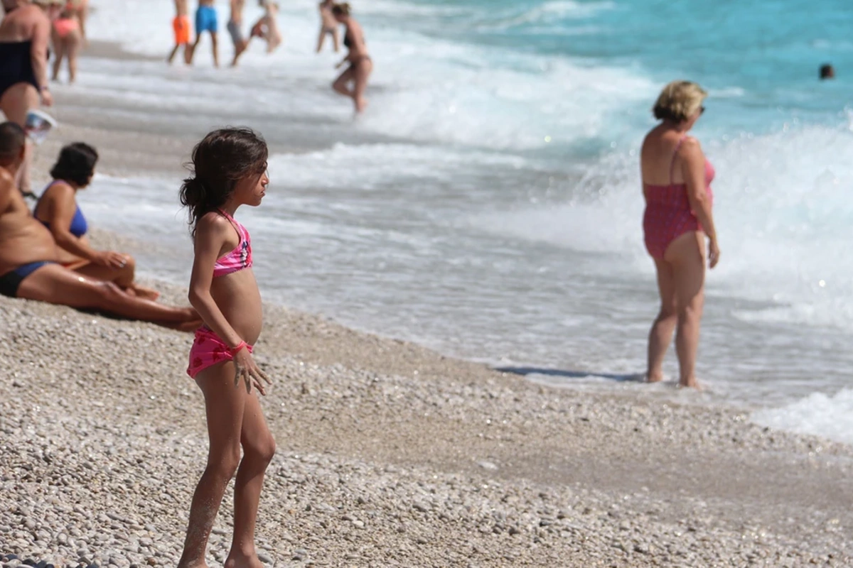 Dəniz sezonu AÇILDI - Turistlər axın etdi Dəniz sezonu AÇILDI - Turistlər axın etdi