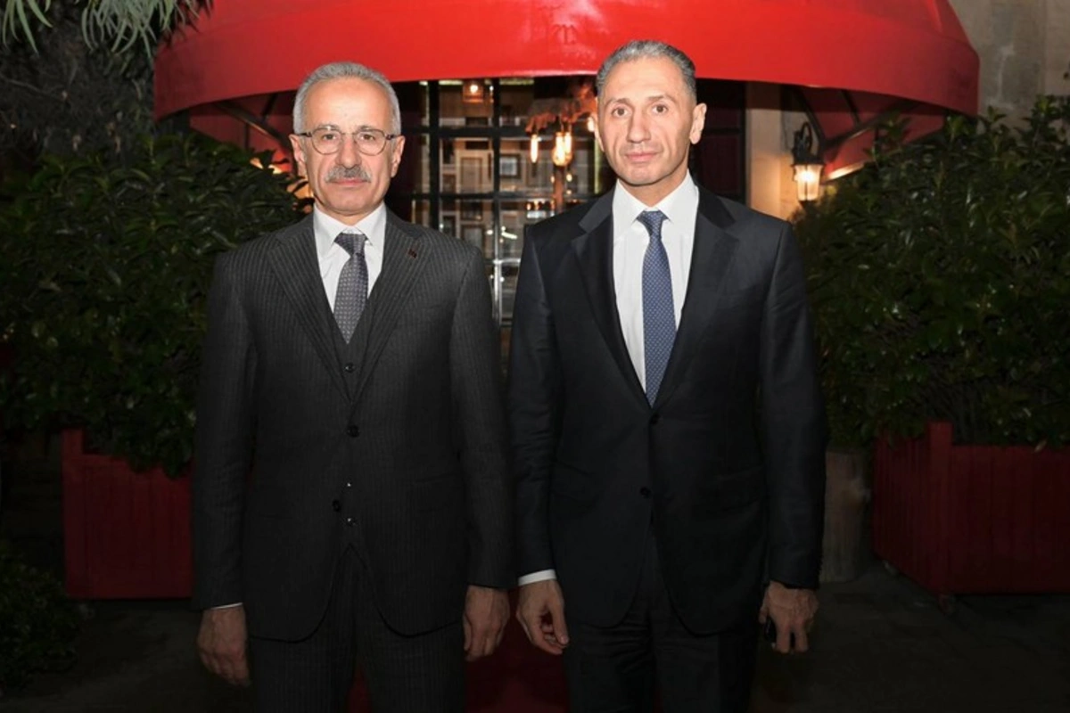 Azərbaycan və Türkiyənin nəqliyyat nazirləri regional ticarətin davamlılığını müzakirə ediblər Azərbaycan və Türkiyənin nəqliyyat nazirləri regional ticarətin davamlılığını müzakirə ediblər