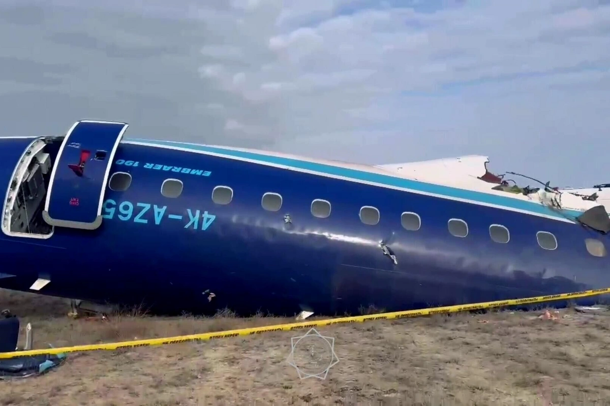 Почему пилот AZAL попросил 20 пассажиров переместиться вперед?