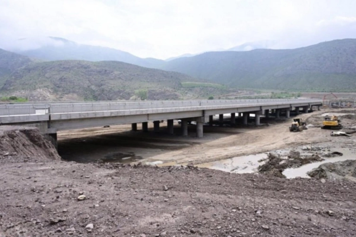 Araz çayı üzərində Ağbənd-Kəlalə avtomobil körpüsünün tikintisi qrafikə uyğun aparılır
