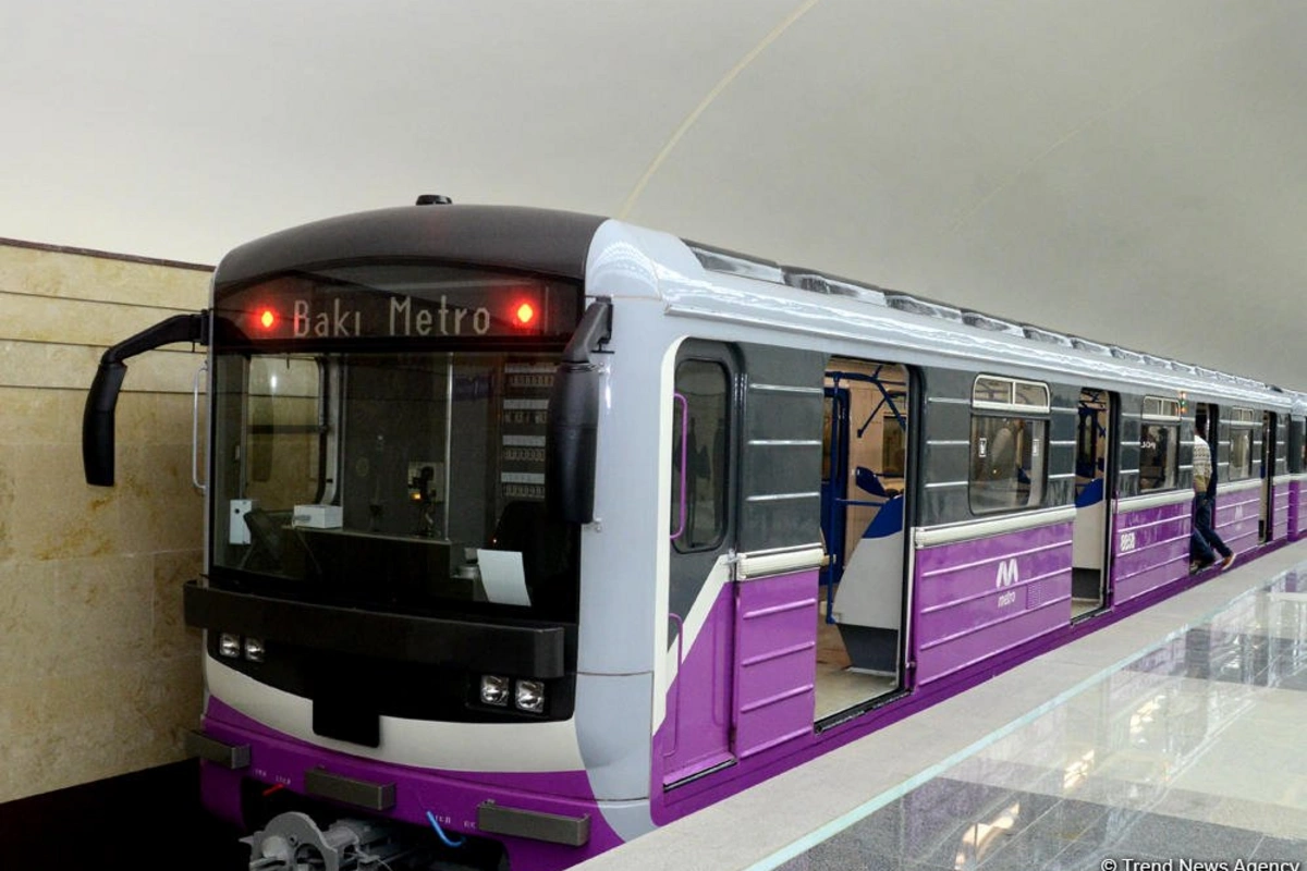 Metrodan istifadə edənlərin NƏZƏRİNƏ - Yay boyu belə olacaq Metrodan istifadə edənlərin NƏZƏRİNƏ - Yay boyu belə olacaq