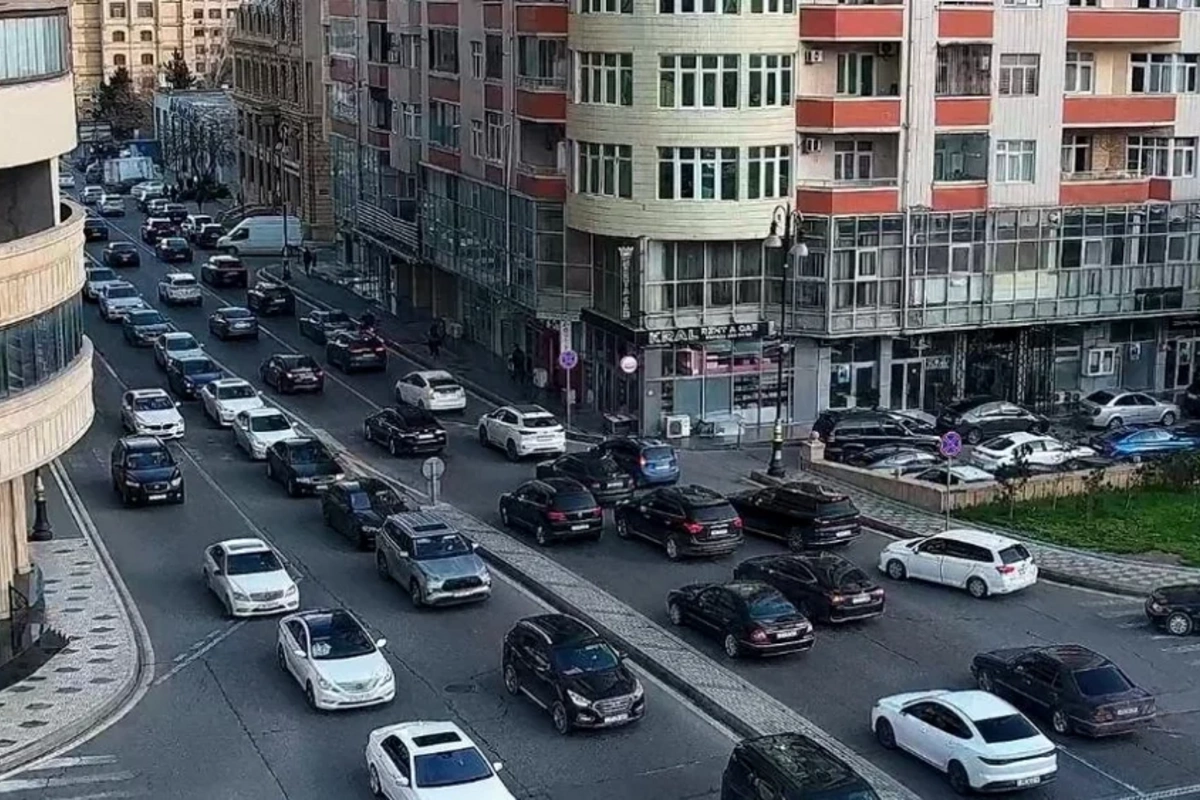 Paytaxtın hansı küçələrində sıxlıq müşahidə olunur?