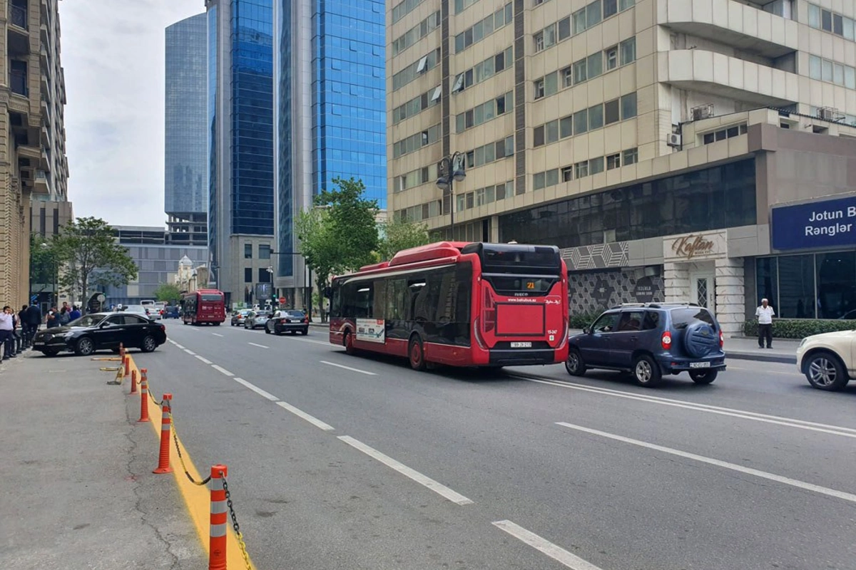 Obyektlərin qarşısında maşın saxlamağa niyə icazə verilmir?