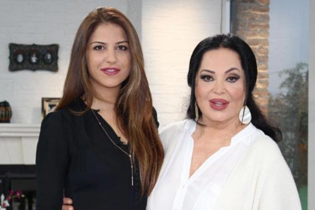 Türkan Şorayın qızı bu aşpazla sevgilidir Türkan Şorayın qızı bu aşpazla sevgilidir