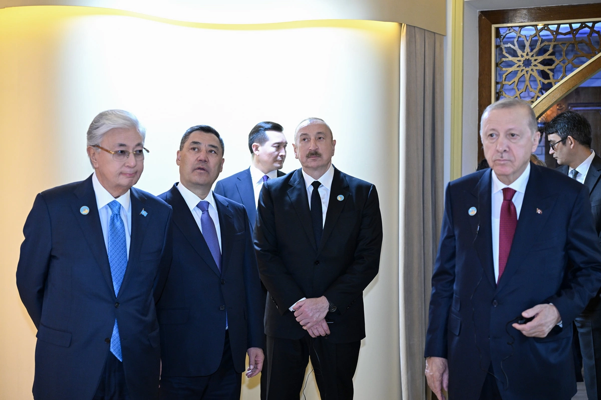 Prezident İlham Əliyev və TDT-nin qeyri-rəsmi Zirvə görüşünün digər iştirakçıları Türküstanda bir sıra mədəni məkanlarla tanış olublar