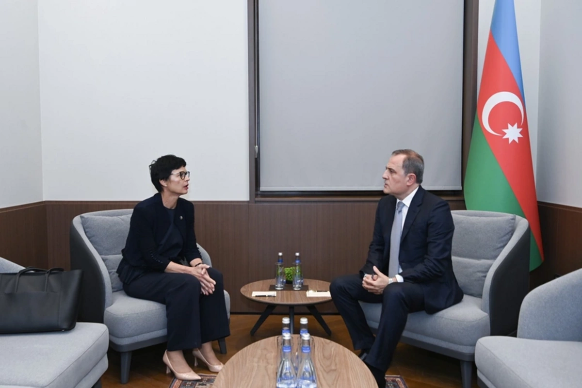 Ceyhun Bayramov AK komissarı ilə bölgədəki vəziyyəti müzakirə edib Ceyhun Bayramov AK komissarı ilə bölgədəki vəziyyəti müzakirə edib