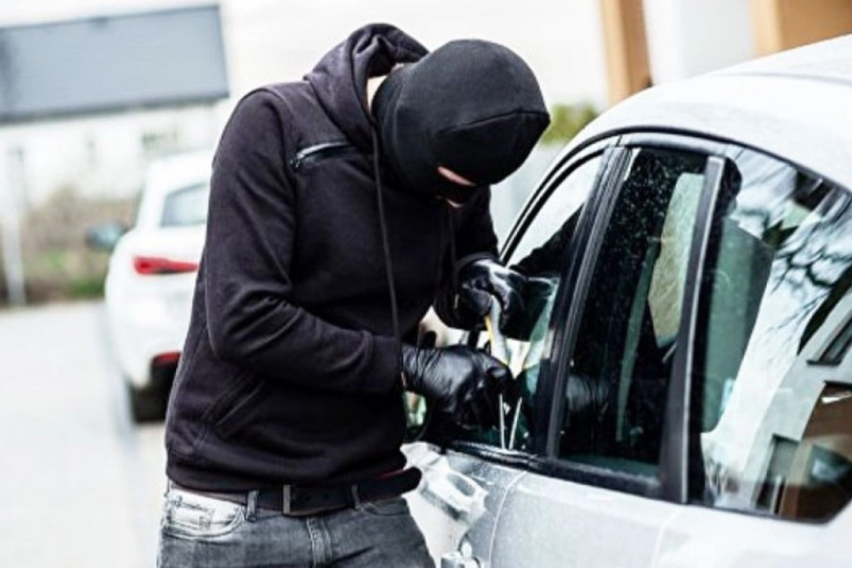 Nəsimi rayonunda avtomobildən oğurluq edən şəxs saxlanılıb