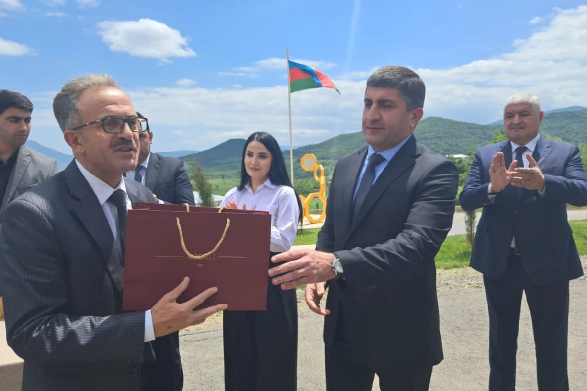 Xocalıya köçən ailələrə mənzillərinin açarları təqdim olunub Xocalıya köçən ailələrə mənzillərinin açarları təqdim olunub