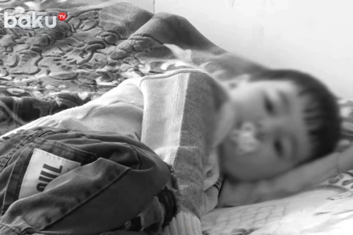 Üç yaşlı körpənin ürəyində iki deşik var, əməliyyat üçün isə doqquz min manat tələb olunur