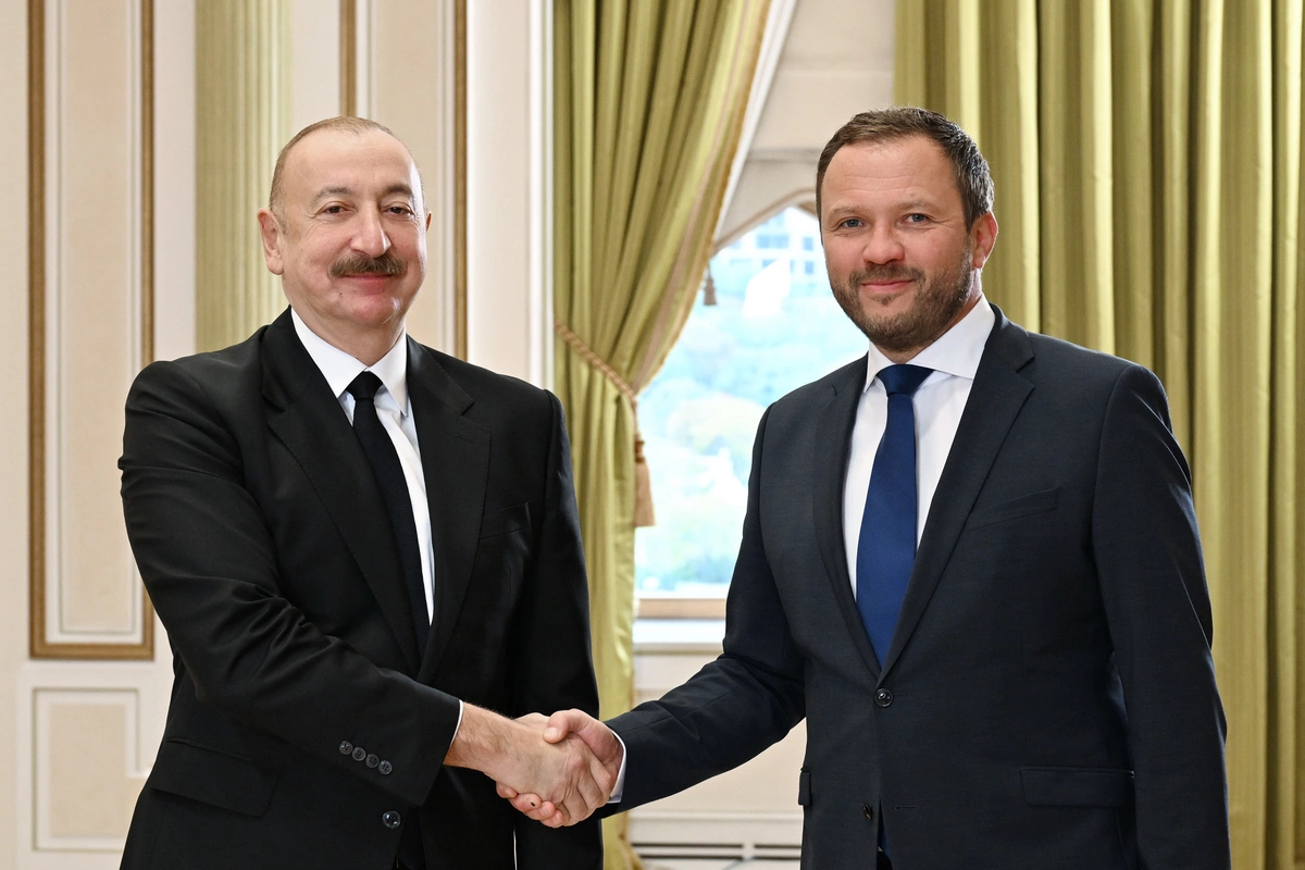 İlham Əliyev Estoniyanın xarici işlər nazirini qəbul edib İlham Əliyev Estoniyanın xarici işlər nazirini qəbul edib