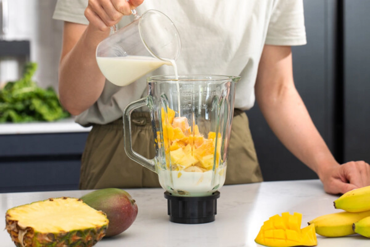 The doctor warned who should not eat fruits on an empty stomach