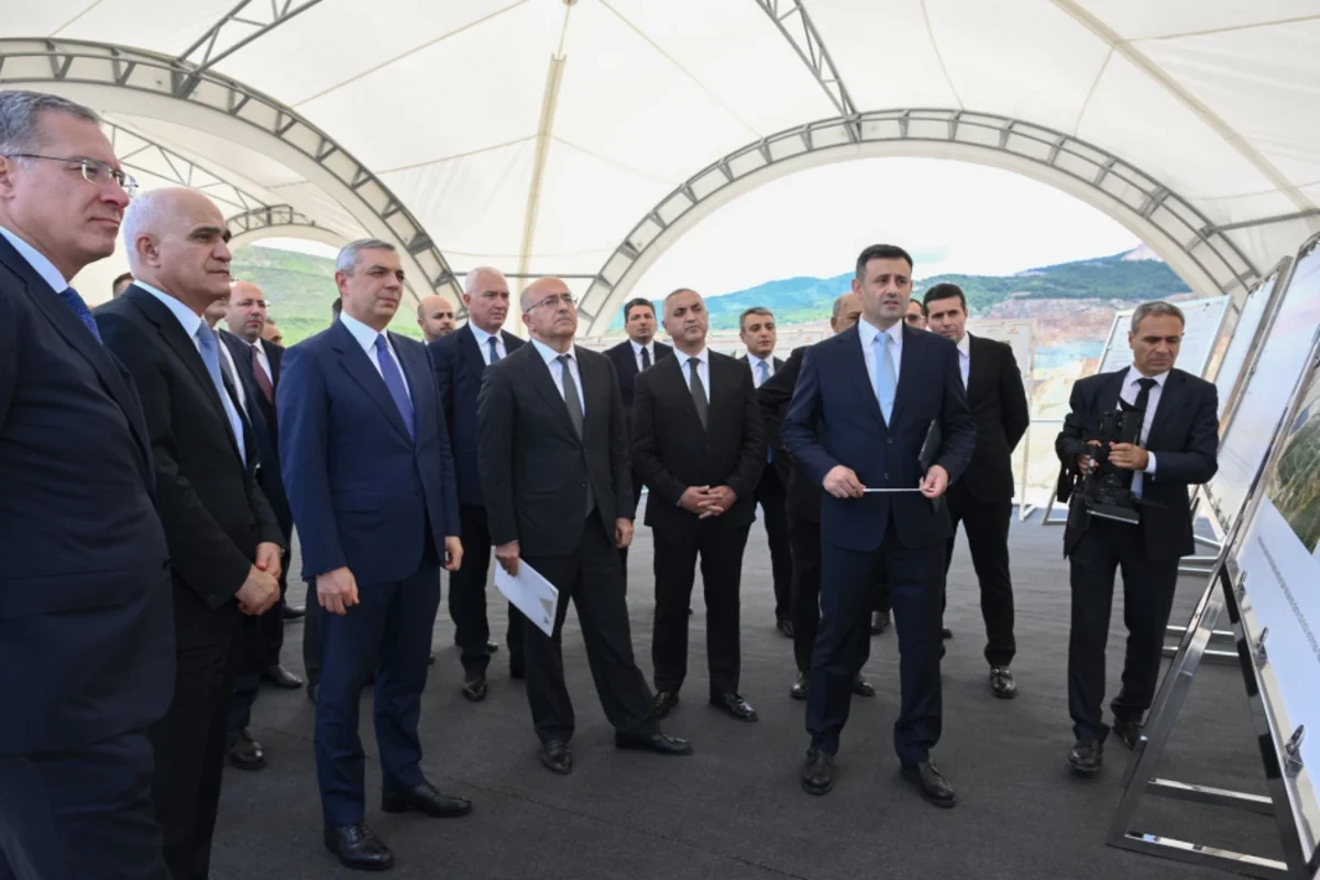 Əlaqələndirmə Qərargahının iclasının iştirakçıları Dəmirli Filiz Emalı Kompleksində görülən işlərlə tanış olublar