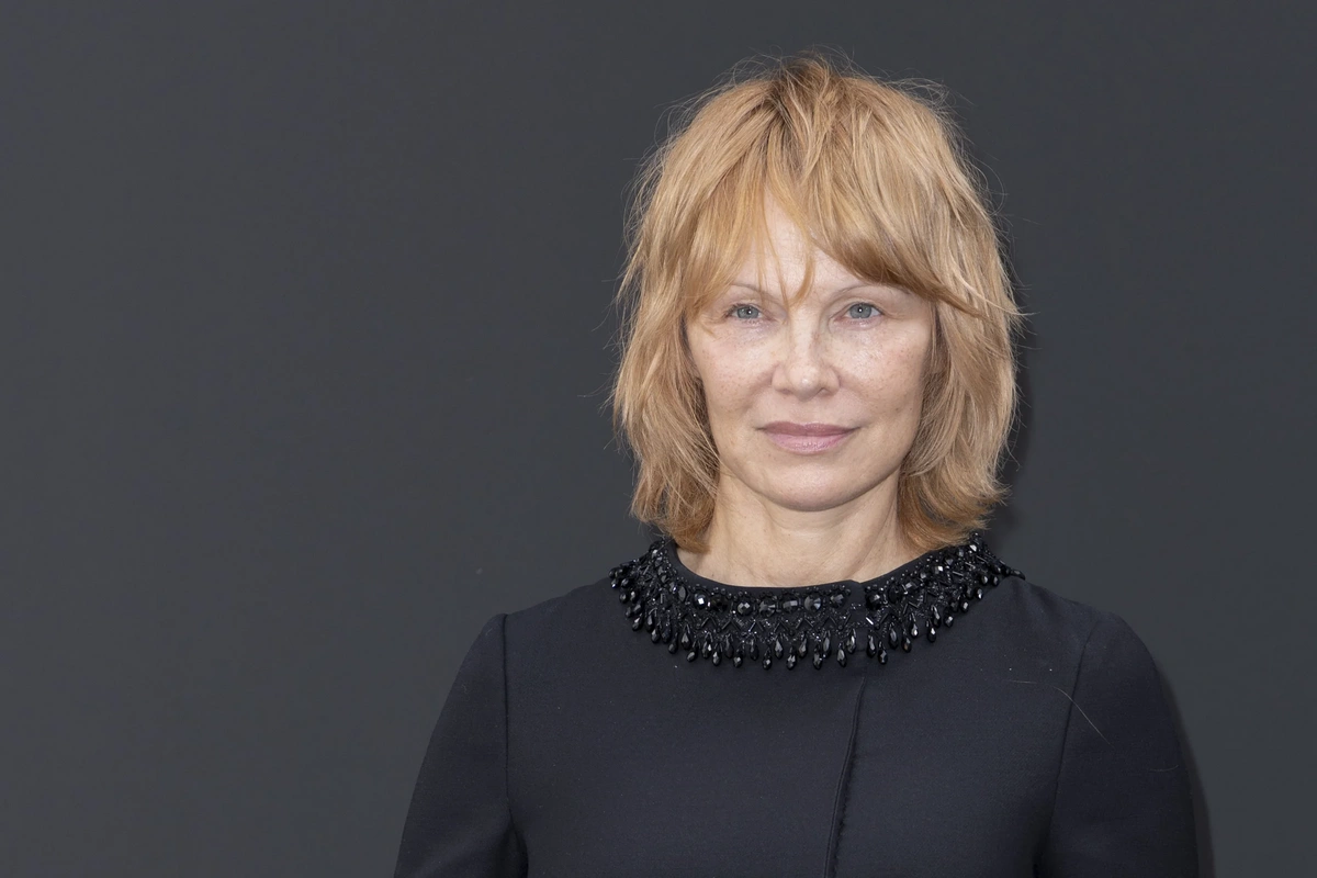 Pamela Anderson soyadından imtina edir