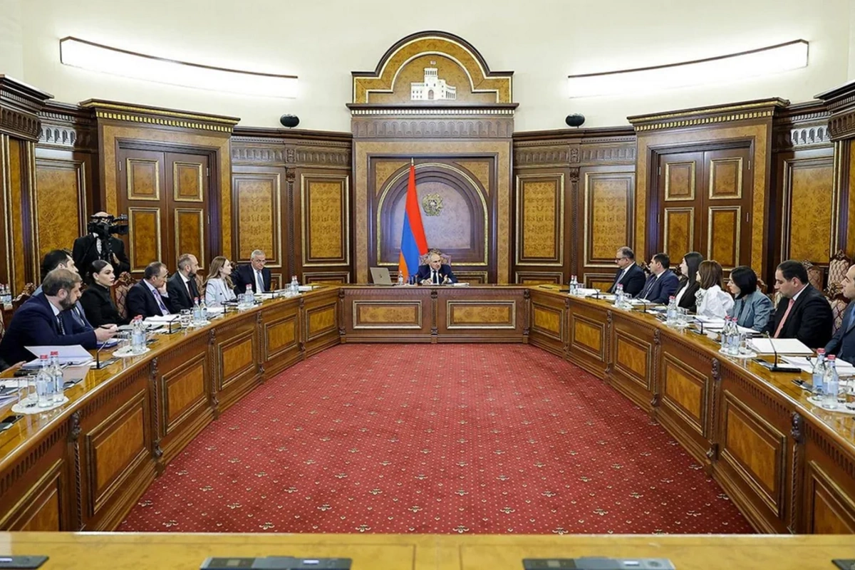 Ermənistanın yeni Konstitusiyasının qəbulu Nazirlər Kabinetinin proqramının layihəsinə salınıb