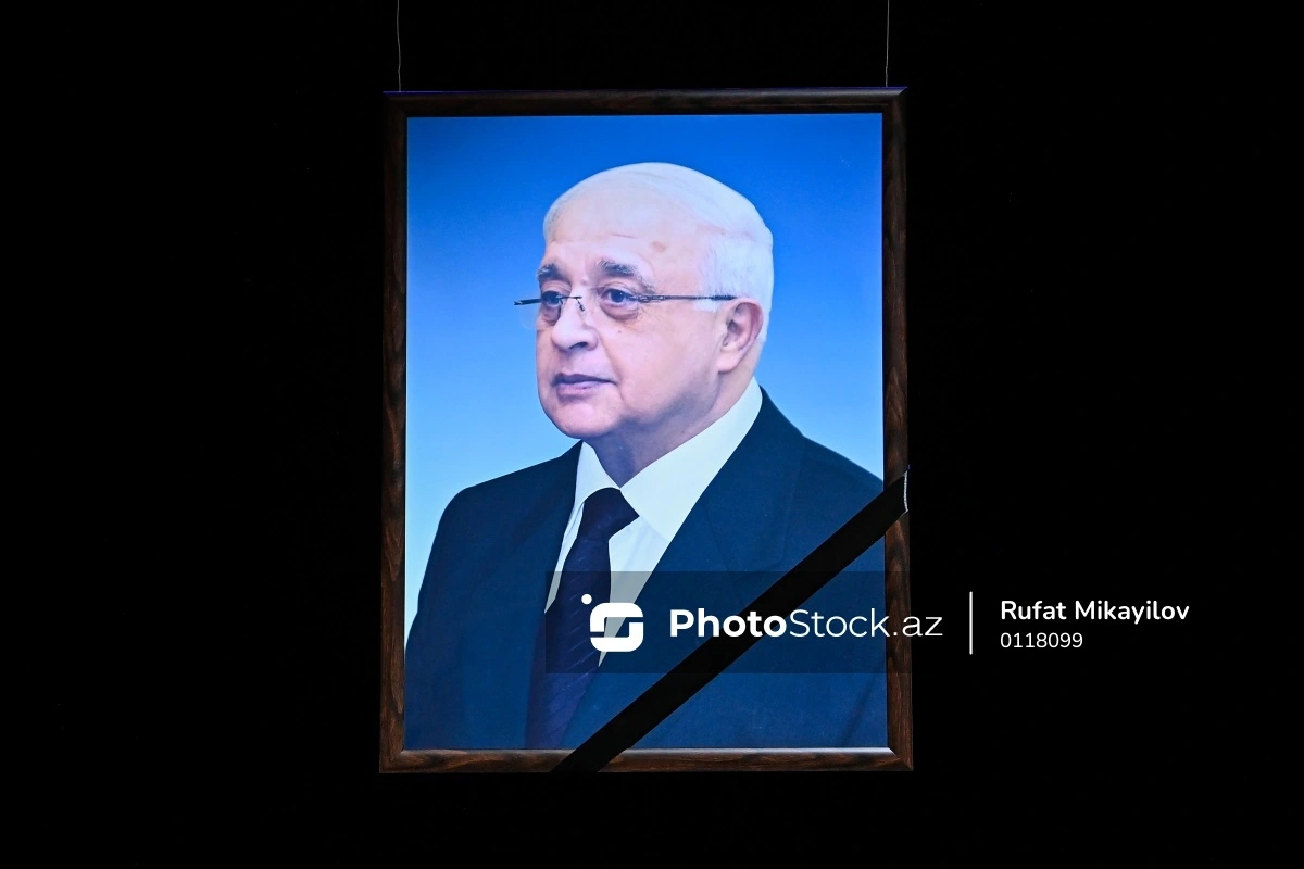 Ilham Aliyev and Mehriban Aliyeva signed an obituary in connection with the death of Elchin Efendiyev Ilham Aliyev and Mehriban Aliyeva signed an obituary in connection with the death of Elchin Efendiyev