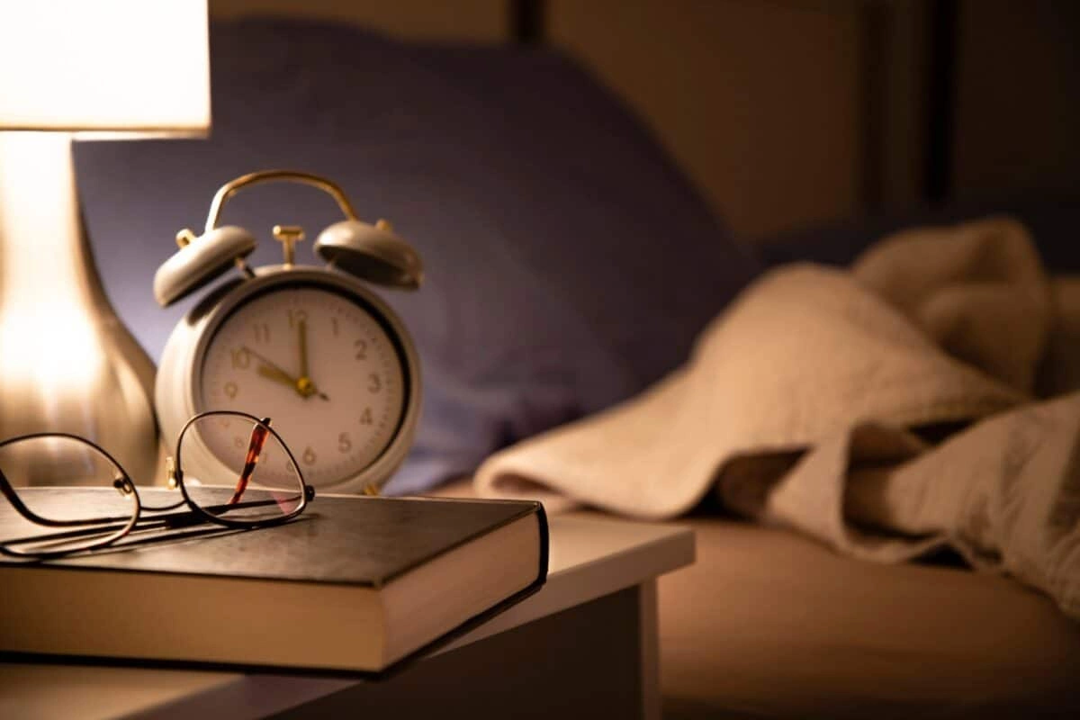 Həftə içi az, həftəsonu çox yatmaq yuxu çatışmazlığını kompensasiya edir?
