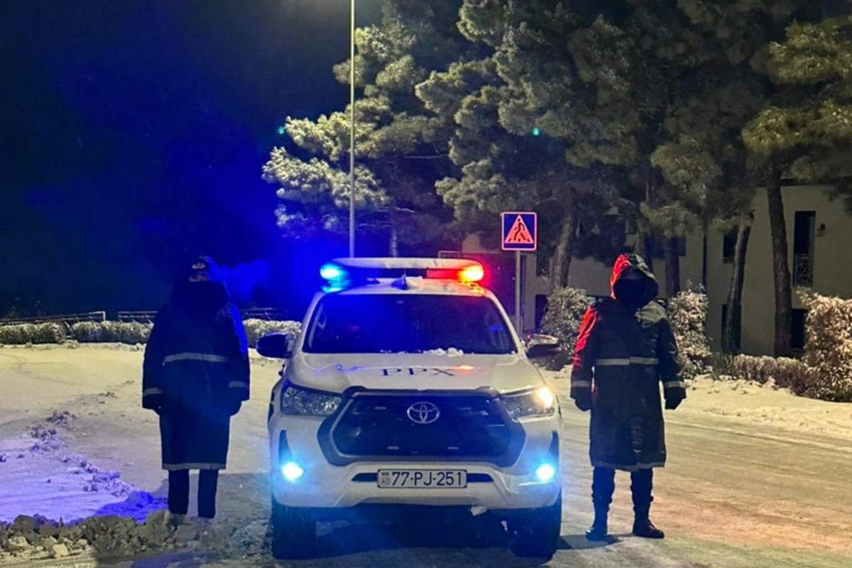 Полиция Азербайджана перешла на усиленный режим службы из-за непогоды