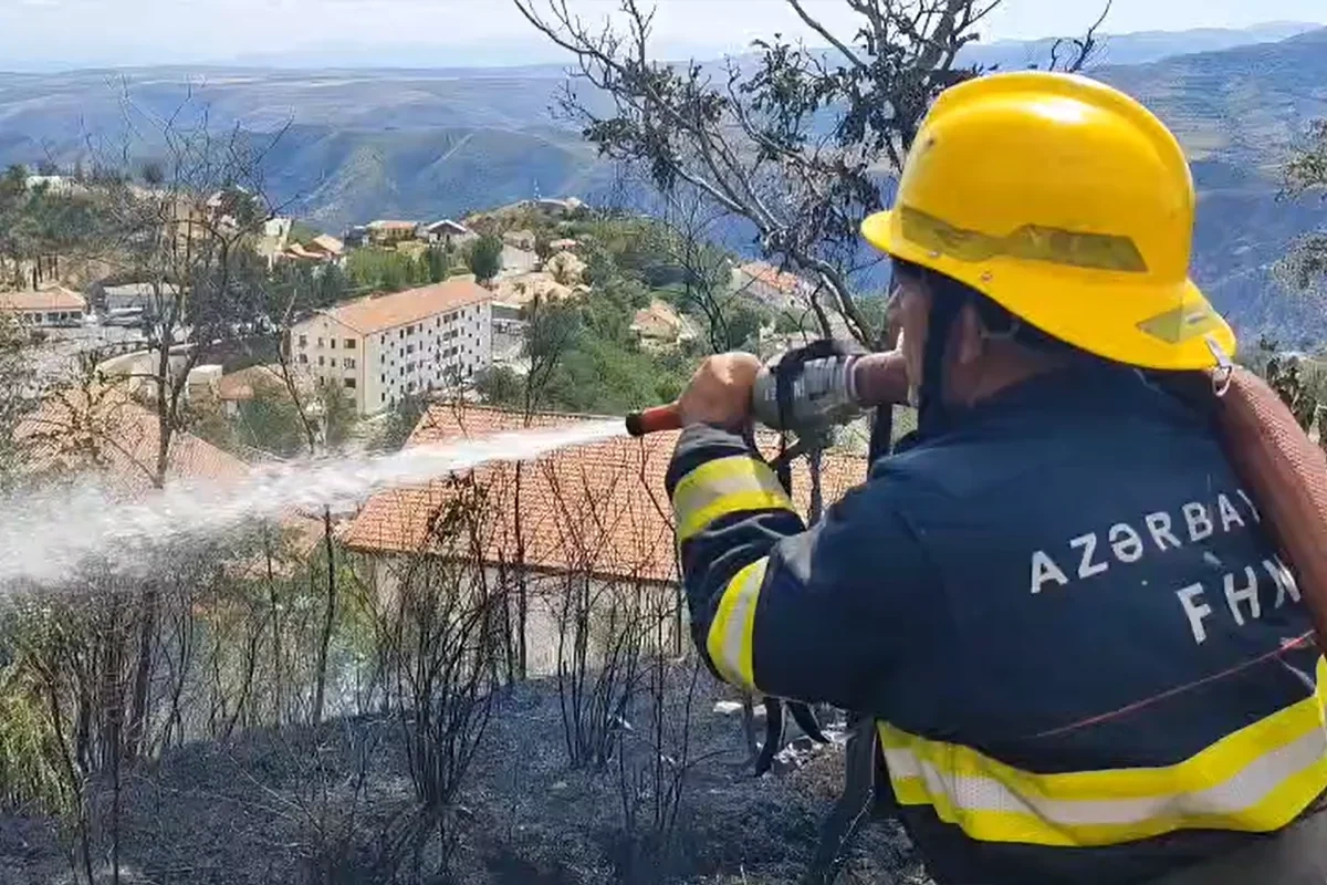 Laçında yaşayış evlərinin yaxınlığında YANĞIN