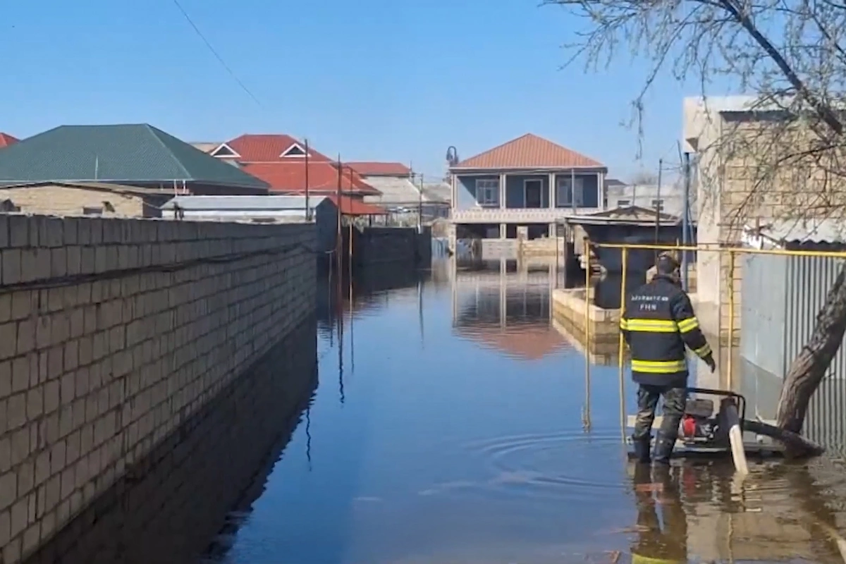 İntensiv yağışlarla əlaqədar fəsadların aradan qaldırılması və suçəkmə işləri davam etdirilir
