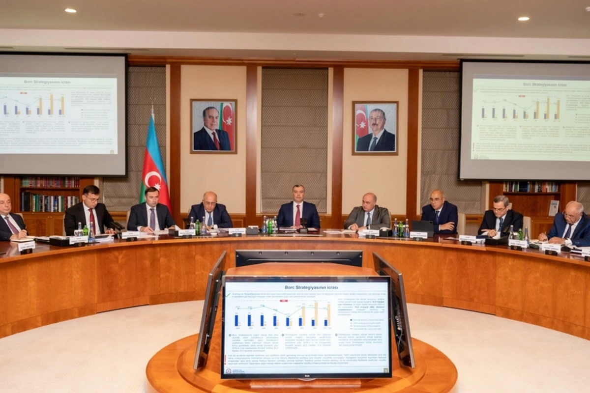 Maliyyə Nazirliyində kollegiya iclası keçirilib Maliyyə Nazirliyində kollegiya iclası keçirilib