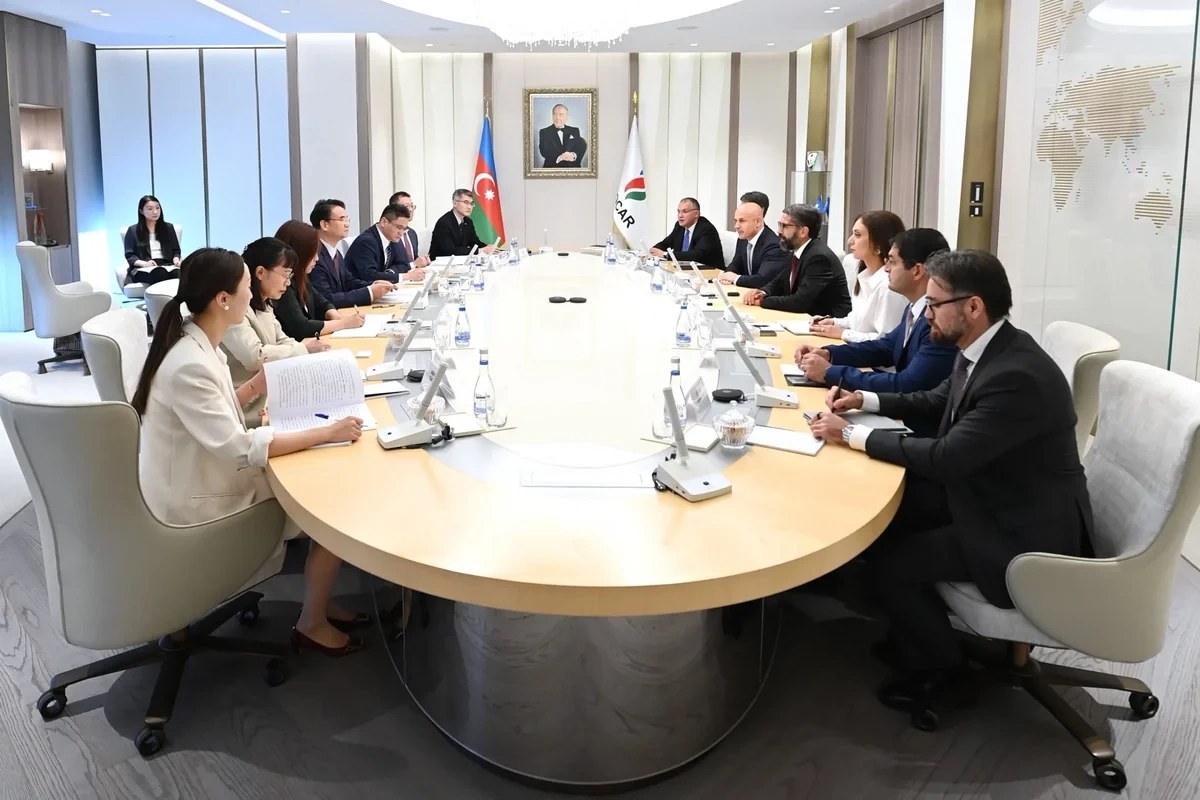 SOCAR Çin İxrac-İdxal Bankı ilə emal sənayesində əməkdaşlığı müzakirə edib