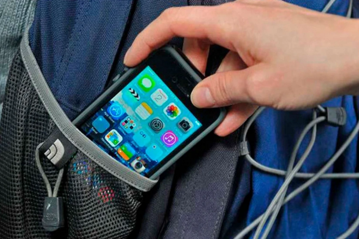 Nəsimidə telefon və skuter oğruları saxlanılıb Nəsimidə telefon və skuter oğruları saxlanılıb