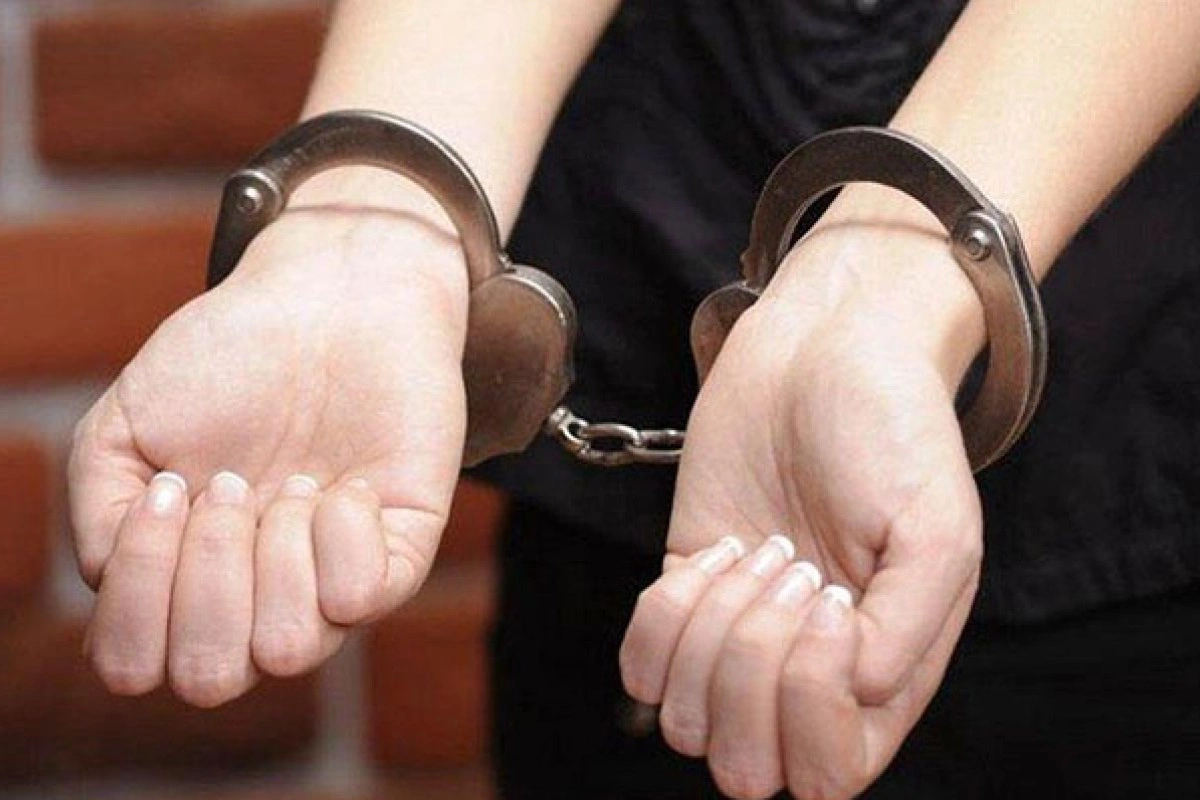 Atasını təhqir edən şəxsi öldürən 20 yaşlı gənc HƏSB EDİLDİ Atasını təhqir edən şəxsi öldürən 20 yaşlı gənc HƏSB EDİLDİ