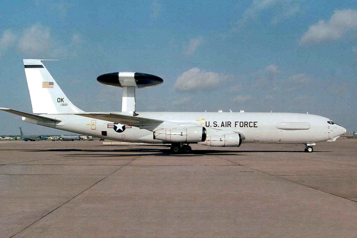 İran ABŞ-nin E-3 Sentry xüsusi kəşfiyyat təyyarəsini vurub