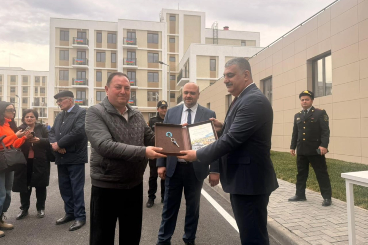 Keys to apartments handed over to families who resettled in Agdam