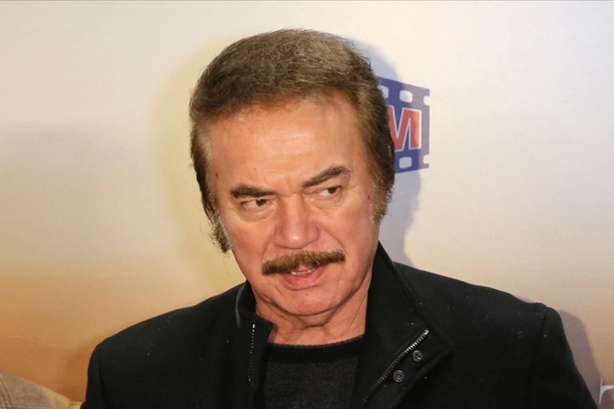 81 yaşlı Orhan Gencebay xəstəxanaya yerləşdirildi