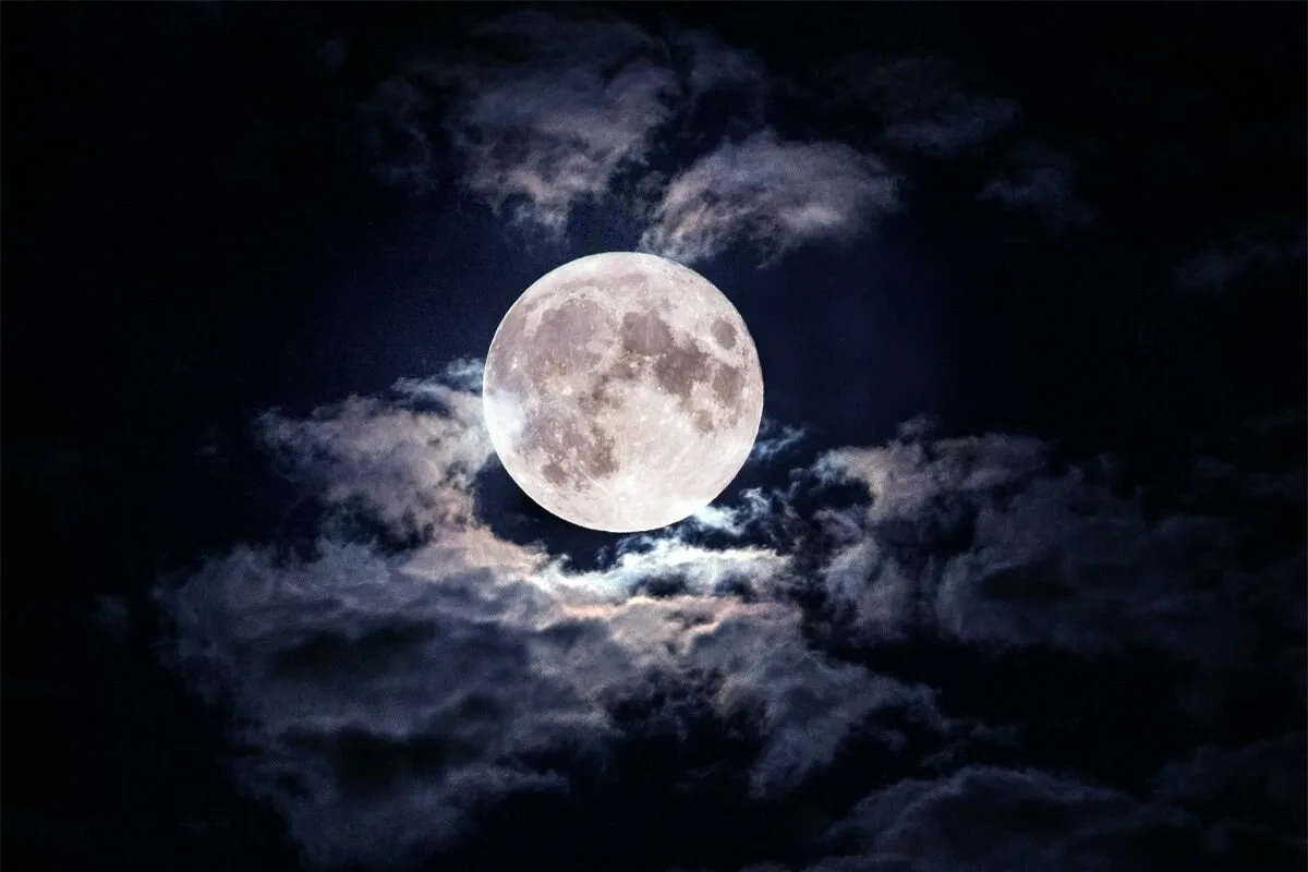Traces of a mysterious expedition found on the Moon - who beat humanity to it? Traces of a mysterious expedition found on the Moon - who beat humanity to it?