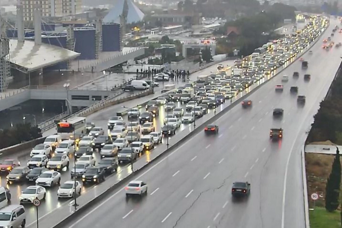 Paytaxtda sıxlıq olan küçələrin SİYAHISI